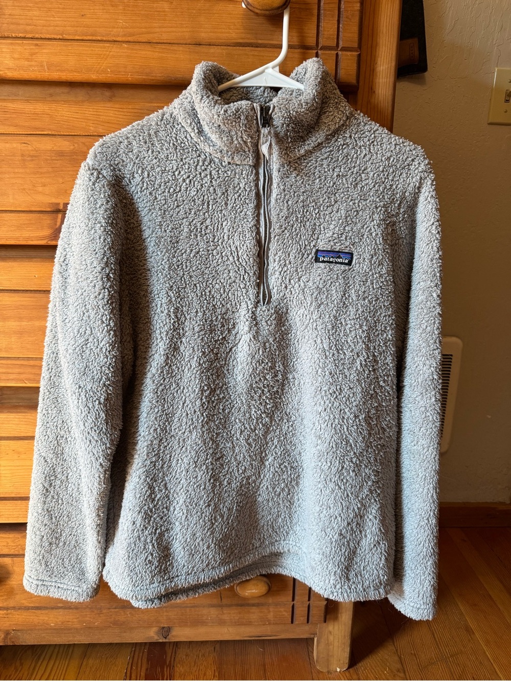 Patagonia Men’s Light Gray Sherpa Quarter-Zip Fleece Pullover